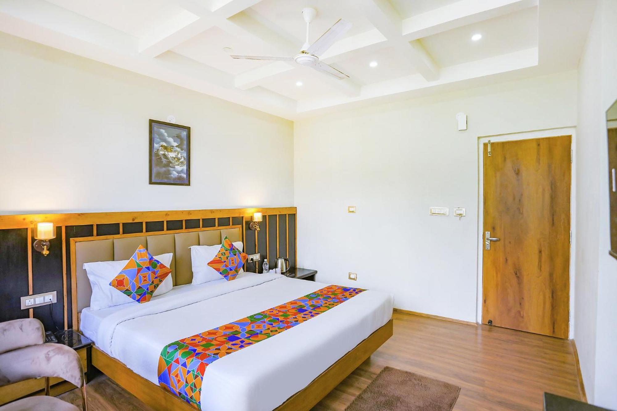 Fabhotel Outhills Manāli Esterno foto