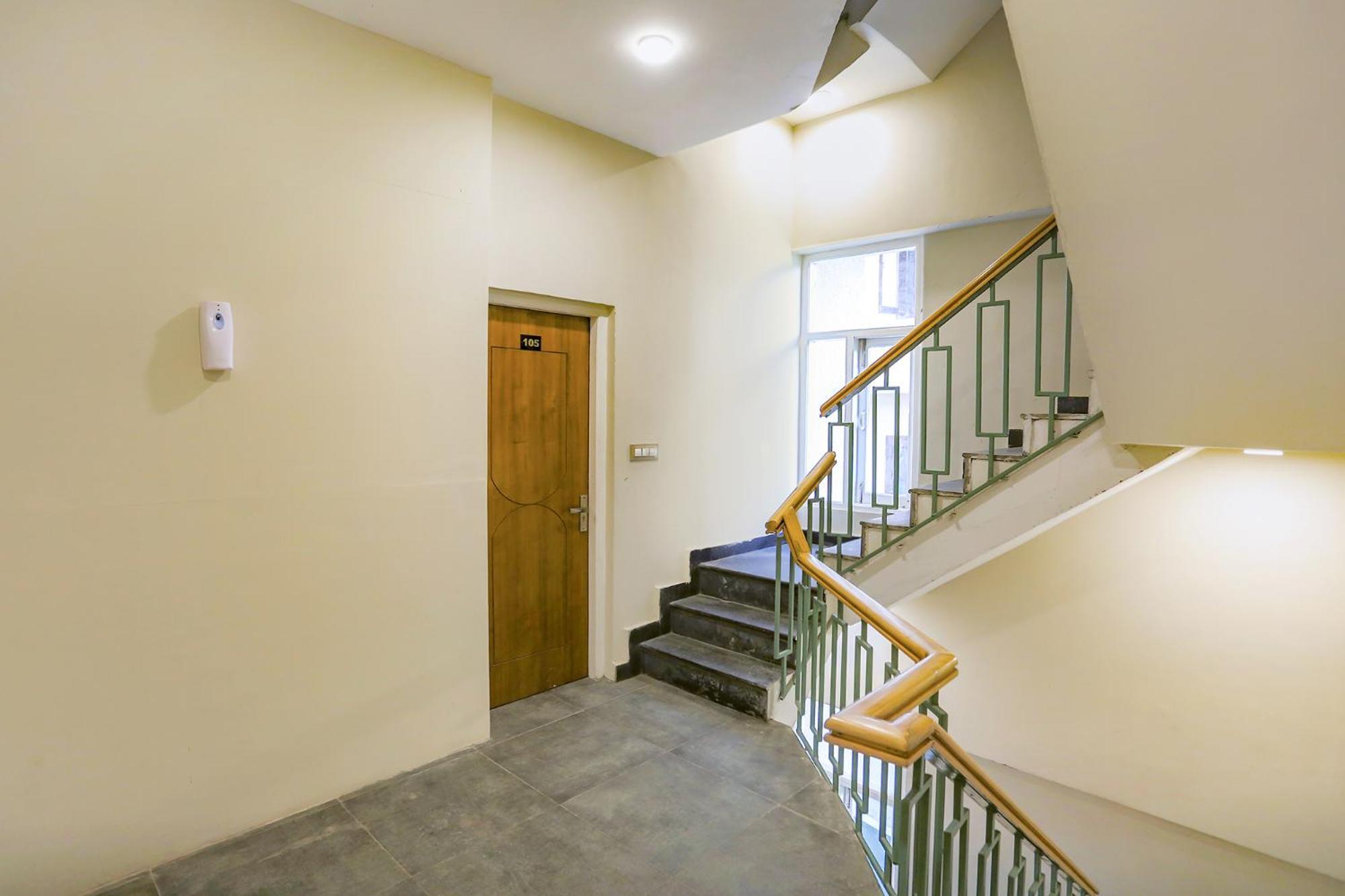 Fabhotel Outhills Manāli Esterno foto