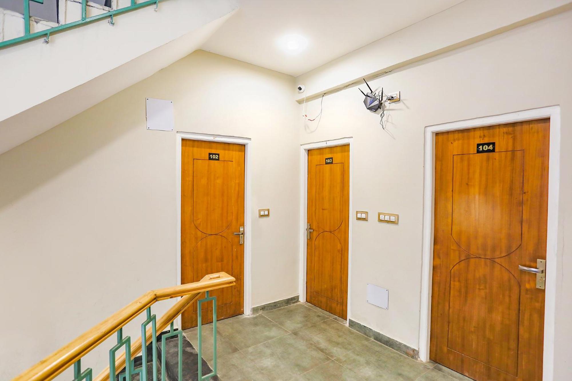 Fabhotel Outhills Manāli Esterno foto