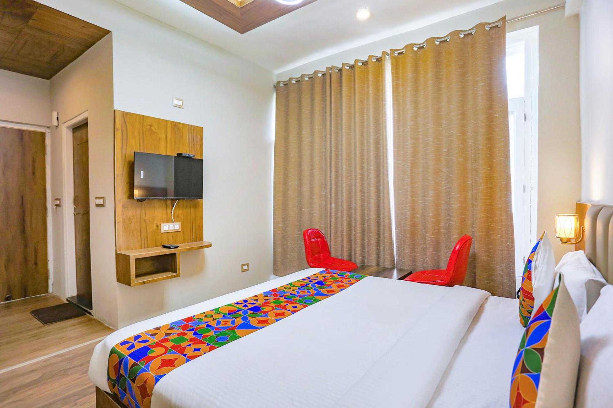 Fabhotel Outhills Manāli Esterno foto