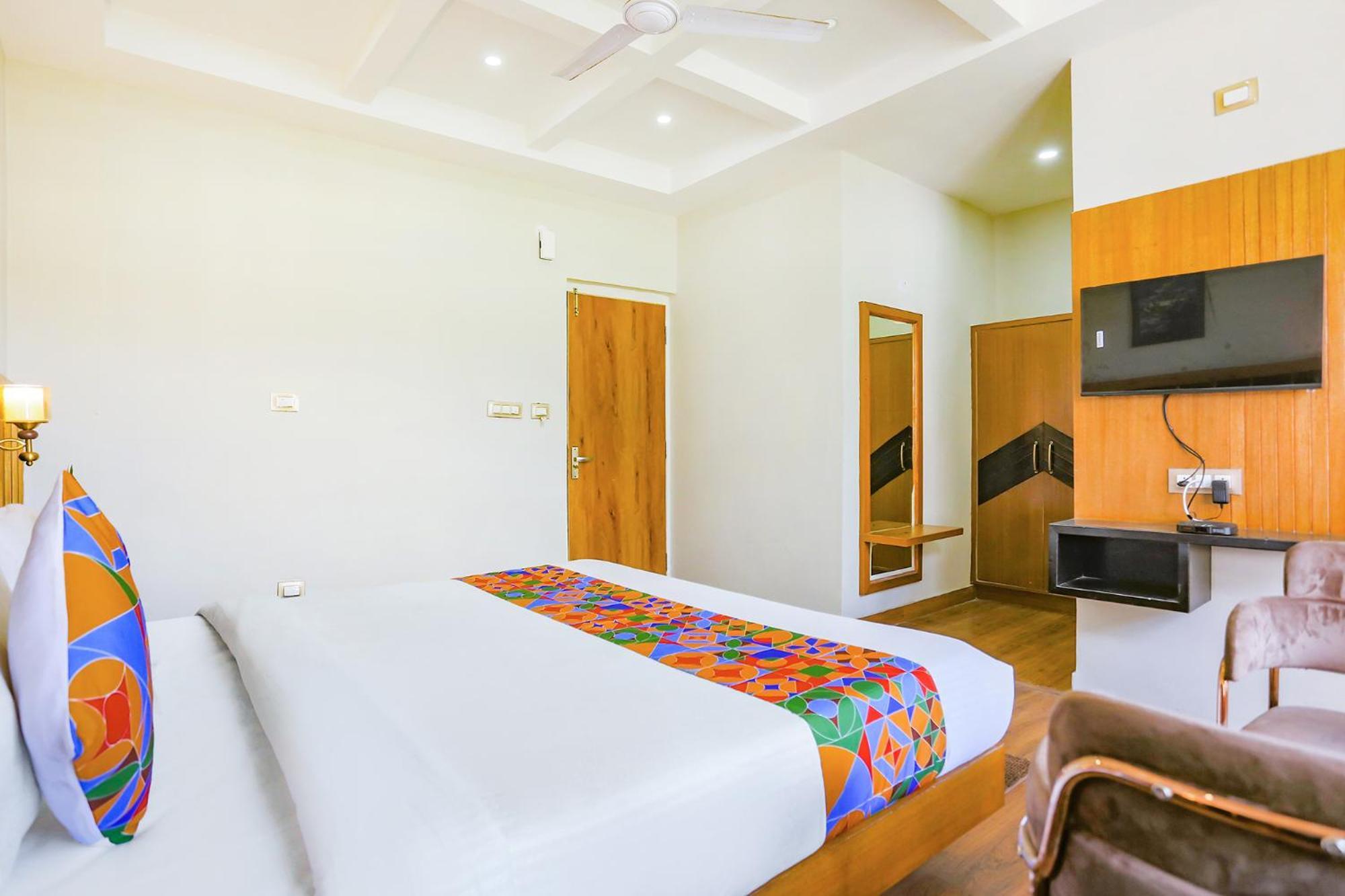 Fabhotel Outhills Manāli Esterno foto