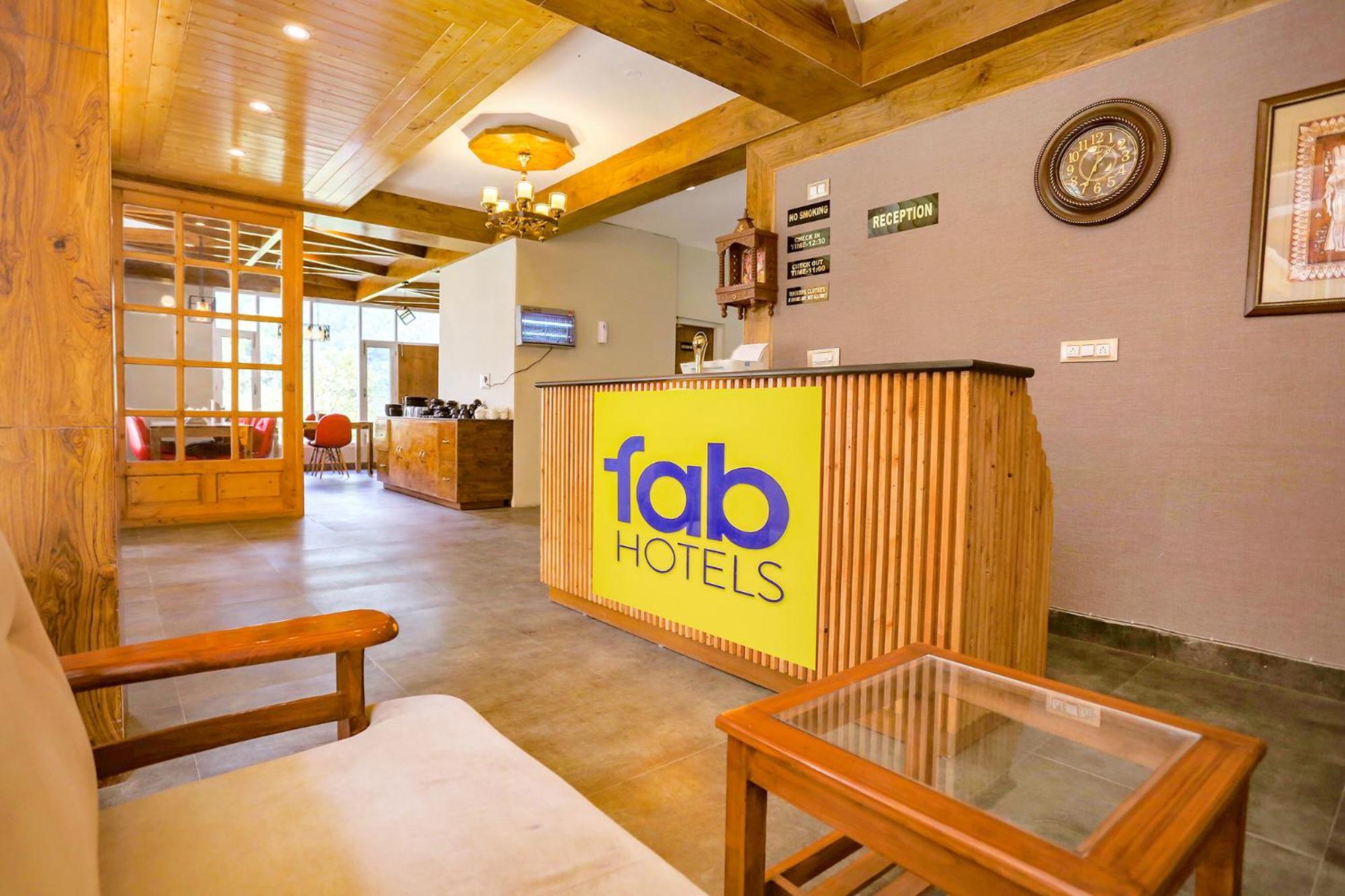 Fabhotel Outhills Manāli Esterno foto